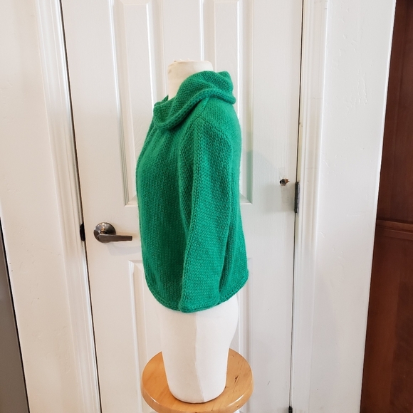 Robinson’s California Sweater - Picture 2 of 4